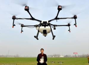 Внесение СЗР дроном — новый бизнес в Китае 